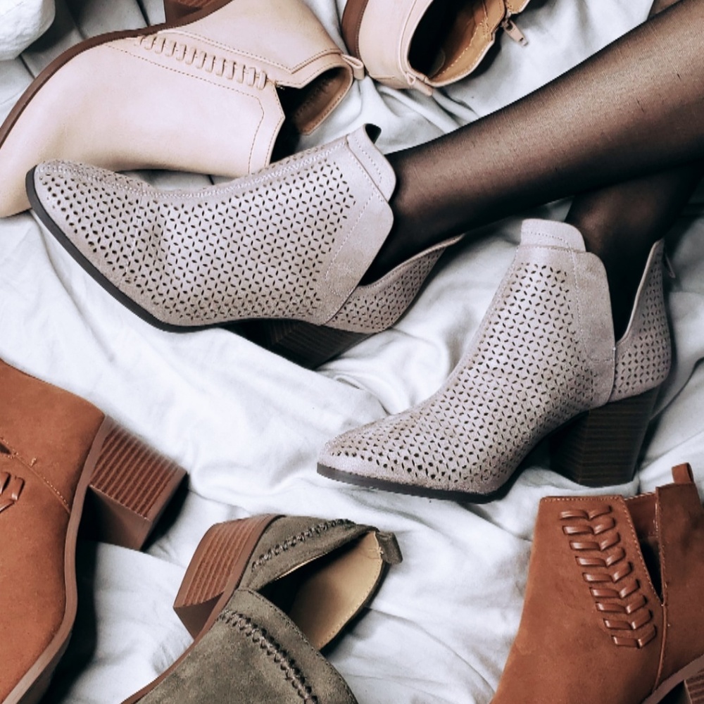 🆕️//The Clarice// taupe cutout ankle bootie - Picture 4 of 8